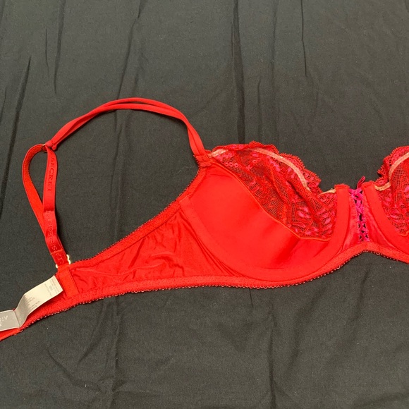 Victoria’s Secret Red Lace Bra w/ hot pink detail - Picture 4 of 4